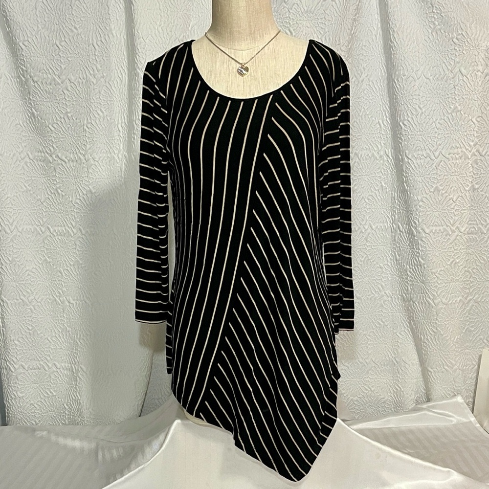 Cable & Gauge Black and Gold Asymmetrical Blouse